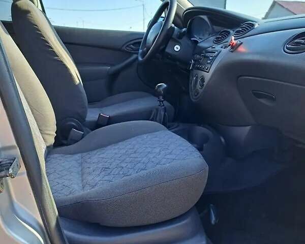 Сірий Форд Фокус, об'ємом двигуна 1.8 л та пробігом 320 тис. км за 3000 $, фото 5 на Automoto.ua