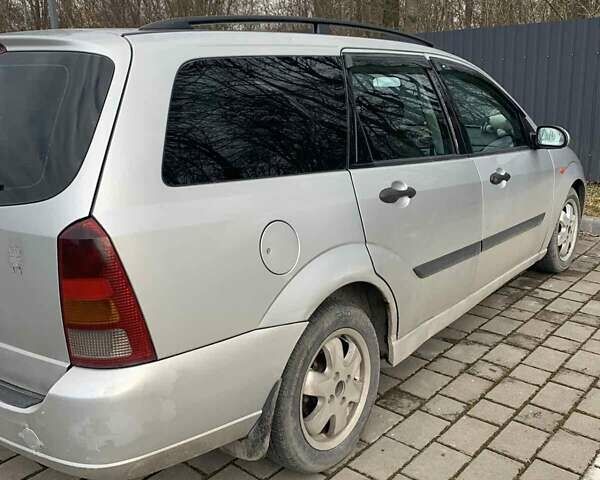 Серый Форд Фокус, объемом двигателя 1.75 л и пробегом 447 тыс. км за 4350 $, фото 4 на Automoto.ua