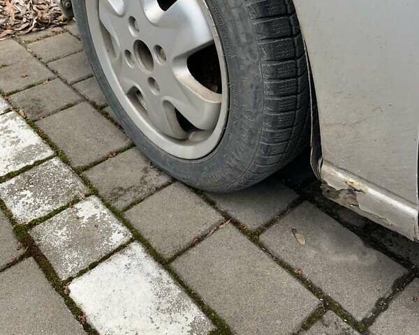 Серый Форд Фокус, объемом двигателя 1.75 л и пробегом 447 тыс. км за 4350 $, фото 5 на Automoto.ua