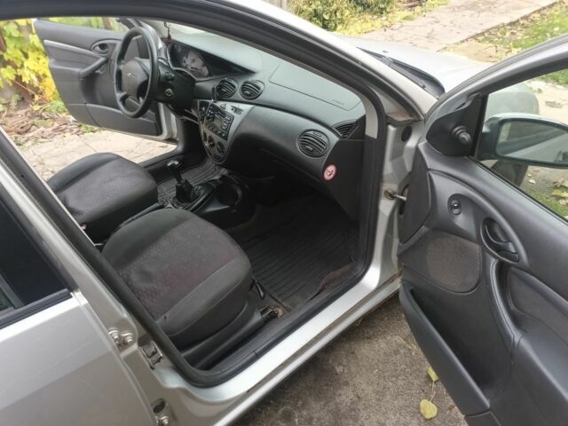 Сірий Форд Фокус, об'ємом двигуна 1.8 л та пробігом 414 тис. км за 1500 $, фото 20 на Automoto.ua