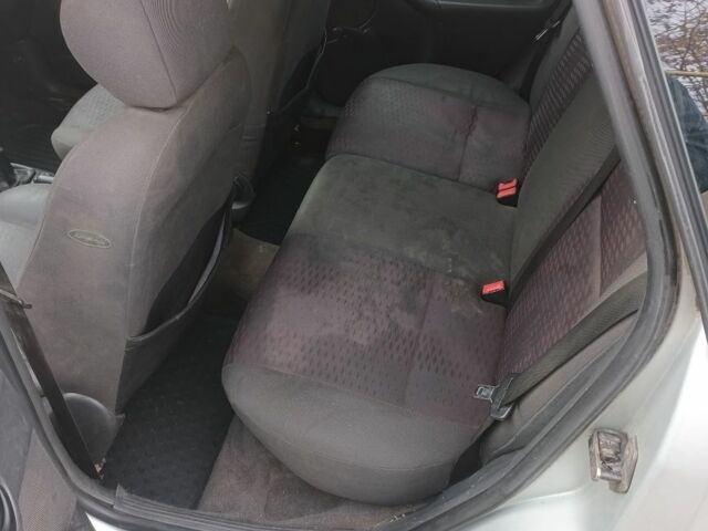 Сірий Форд Фокус, об'ємом двигуна 1.8 л та пробігом 414 тис. км за 1500 $, фото 16 на Automoto.ua