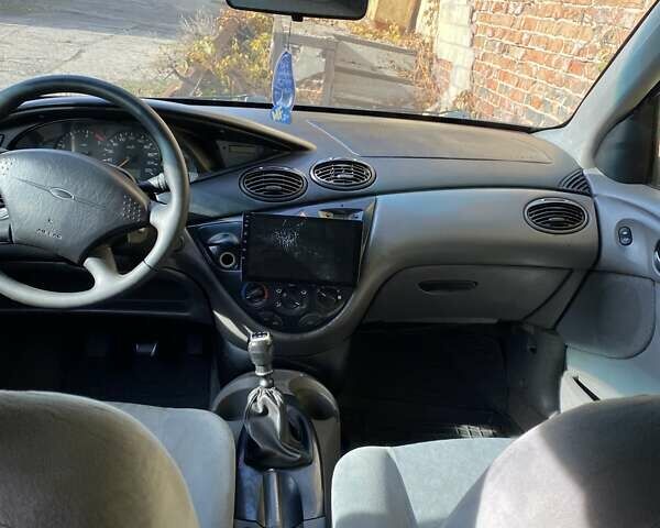 Серый Форд Фокус, объемом двигателя 1.8 л и пробегом 360 тыс. км за 2500 $, фото 2 на Automoto.ua