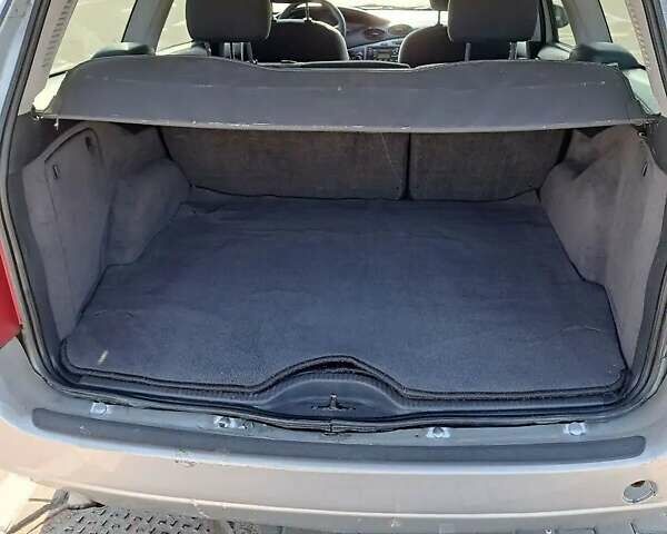 Сірий Форд Фокус, об'ємом двигуна 1.8 л та пробігом 320 тис. км за 3000 $, фото 6 на Automoto.ua