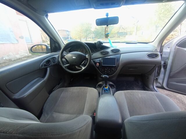 Серый Форд Фокус, объемом двигателя 2 л и пробегом 284 тыс. км за 3000 $, фото 6 на Automoto.ua