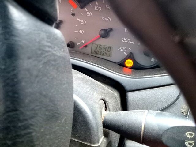 Серый Форд Фокус, объемом двигателя 1.8 л и пробегом 406 тыс. км за 2700 $, фото 4 на Automoto.ua