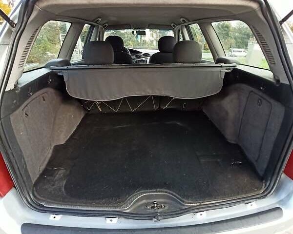 Сірий Форд Фокус, об'ємом двигуна 1.8 л та пробігом 330 тис. км за 3750 $, фото 9 на Automoto.ua