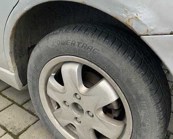 Серый Форд Фокус, объемом двигателя 1.75 л и пробегом 447 тыс. км за 4350 $, фото 2 на Automoto.ua