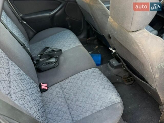 Серый Форд Фокус, объемом двигателя 1.75 л и пробегом 370 тыс. км за 2750 $, фото 13 на Automoto.ua