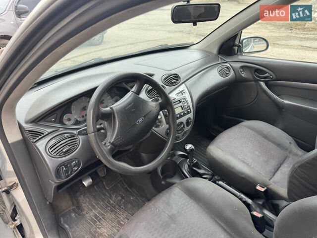 Серый Форд Фокус, объемом двигателя 1.8 л и пробегом 400 тыс. км за 2100 $, фото 7 на Automoto.ua