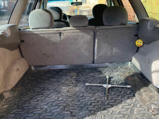 Серый Форд Фокус, объемом двигателя 1.8 л и пробегом 360 тыс. км за 2000 $, фото 3 на Automoto.ua