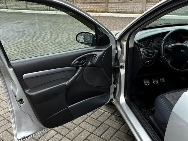 Серый Форд Фокус, объемом двигателя 1.6 л и пробегом 1 тыс. км за 2999 $, фото 9 на Automoto.ua