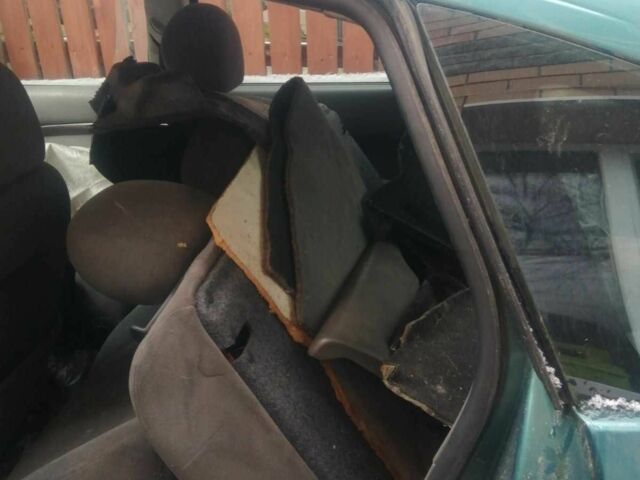 Серый Форд Фокус, объемом двигателя 1.8 л и пробегом 120 тыс. км за 700 $, фото 4 на Automoto.ua