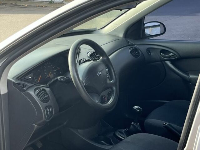 Сірий Форд Фокус, об'ємом двигуна 1.6 л та пробігом 210 тис. км за 2350 $, фото 5 на Automoto.ua