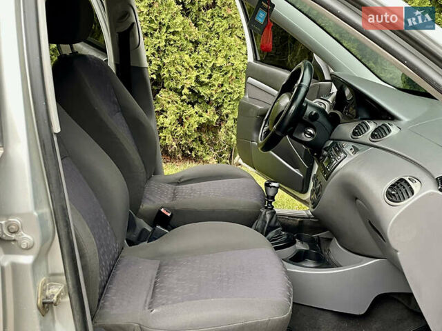 Сірий Форд Фокус, об'ємом двигуна 1.8 л та пробігом 281 тис. км за 2650 $, фото 20 на Automoto.ua