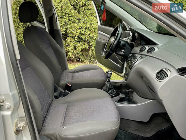 Сірий Форд Фокус, об'ємом двигуна 1.8 л та пробігом 281 тис. км за 2650 $, фото 6 на Automoto.ua