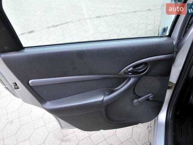 Серый Форд Фокус, объемом двигателя 1.8 л и пробегом 150 тыс. км за 3600 $, фото 18 на Automoto.ua