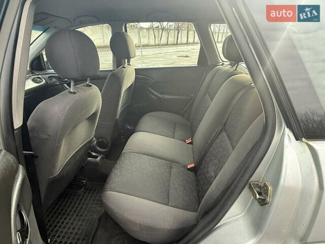 Серый Форд Фокус, объемом двигателя 1.8 л и пробегом 307 тыс. км за 3150 $, фото 14 на Automoto.ua