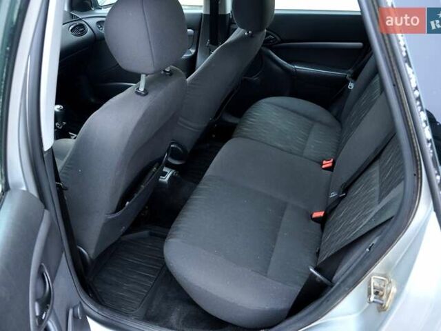 Серый Форд Фокус, объемом двигателя 1.8 л и пробегом 150 тыс. км за 3600 $, фото 19 на Automoto.ua