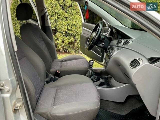 Сірий Форд Фокус, об'ємом двигуна 1.75 л та пробігом 380 тис. км за 2450 $, фото 10 на Automoto.ua