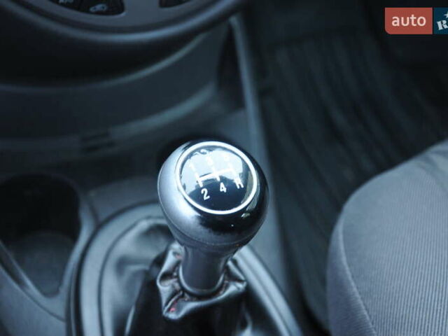 Серый Форд Фокус, объемом двигателя 1.8 л и пробегом 150 тыс. км за 3600 $, фото 31 на Automoto.ua