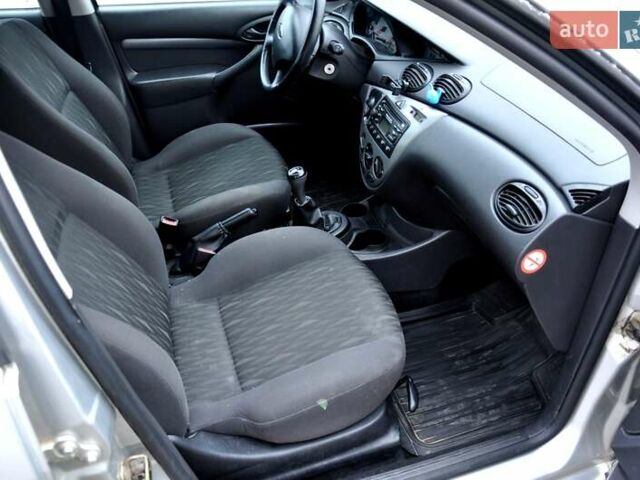 Серый Форд Фокус, объемом двигателя 1.8 л и пробегом 150 тыс. км за 3600 $, фото 27 на Automoto.ua