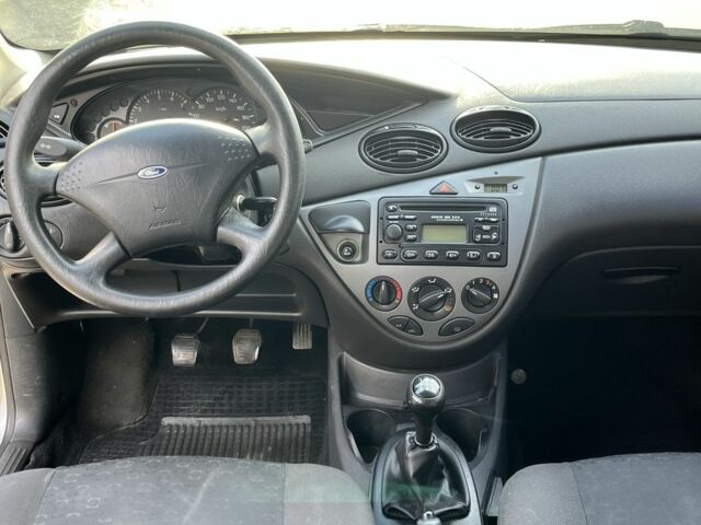 Сірий Форд Фокус, об'ємом двигуна 1.6 л та пробігом 210 тис. км за 2350 $, фото 4 на Automoto.ua