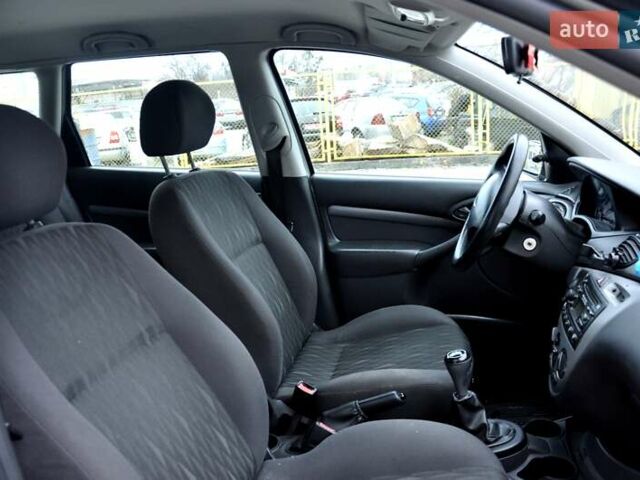 Серый Форд Фокус, объемом двигателя 1.8 л и пробегом 150 тыс. км за 3600 $, фото 28 на Automoto.ua