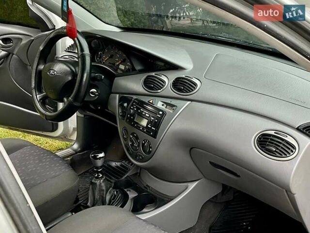 Сірий Форд Фокус, об'ємом двигуна 1.8 л та пробігом 281 тис. км за 2650 $, фото 9 на Automoto.ua