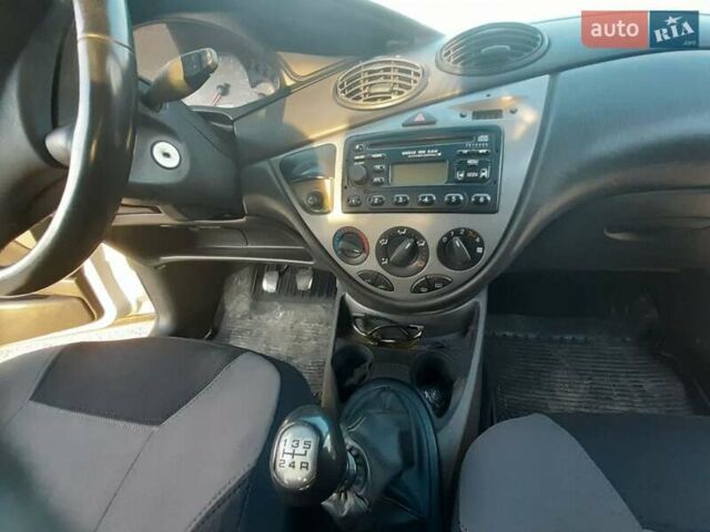 Сірий Форд Фокус, об'ємом двигуна 1.8 л та пробігом 314 тис. км за 3999 $, фото 10 на Automoto.ua