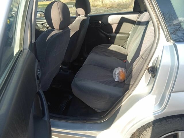 Сірий Форд Фокус, об'ємом двигуна 1.8 л та пробігом 447 тис. км за 3150 $, фото 9 на Automoto.ua