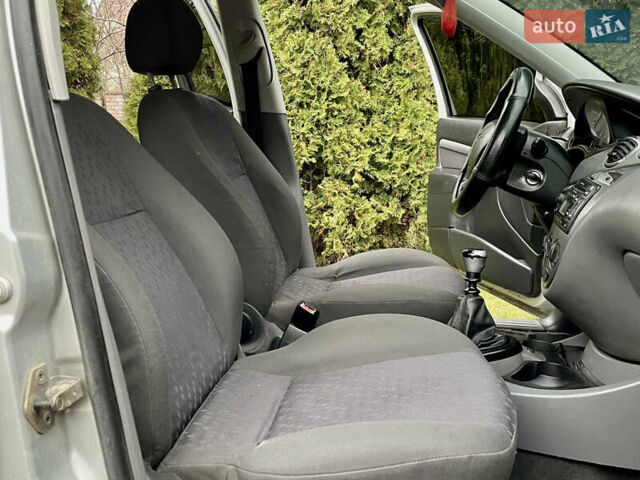 Сірий Форд Фокус, об'ємом двигуна 1.8 л та пробігом 281 тис. км за 2650 $, фото 18 на Automoto.ua