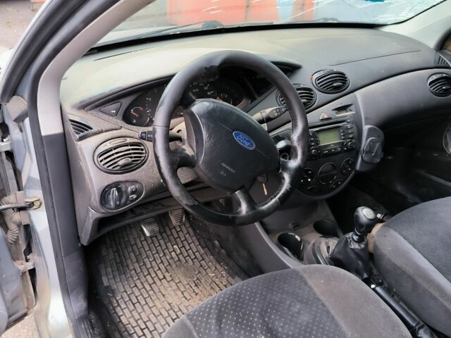 Серый Форд Фокус, объемом двигателя 1.8 л и пробегом 200 тыс. км за 750 $, фото 4 на Automoto.ua