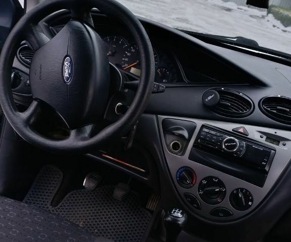 Сірий Форд Фокус, об'ємом двигуна 1.6 л та пробігом 327 тис. км за 2000 $, фото 8 на Automoto.ua