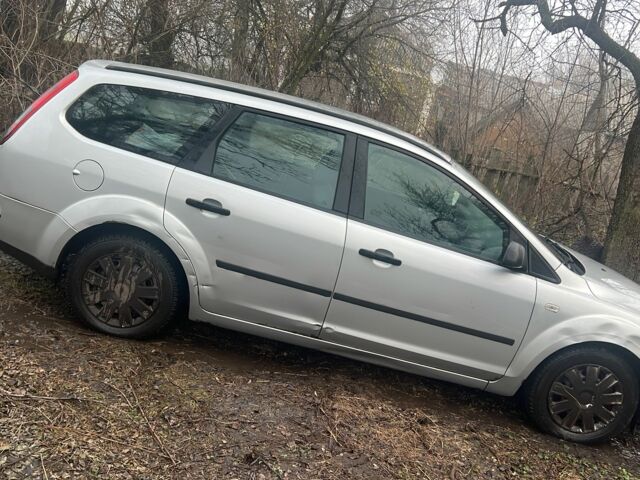 Серый Форд Фокус, объемом двигателя 1.8 л и пробегом 320 тыс. км за 3543 $, фото 5 на Automoto.ua