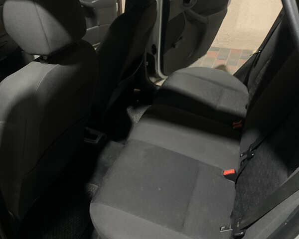 Сірий Форд Фокус, об'ємом двигуна 1.6 л та пробігом 470 тис. км за 2800 $, фото 4 на Automoto.ua