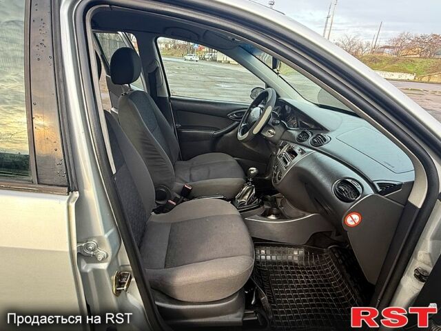 Сірий Форд Фокус, об'ємом двигуна 1.8 л та пробігом 307 тис. км за 3150 $, фото 7 на Automoto.ua