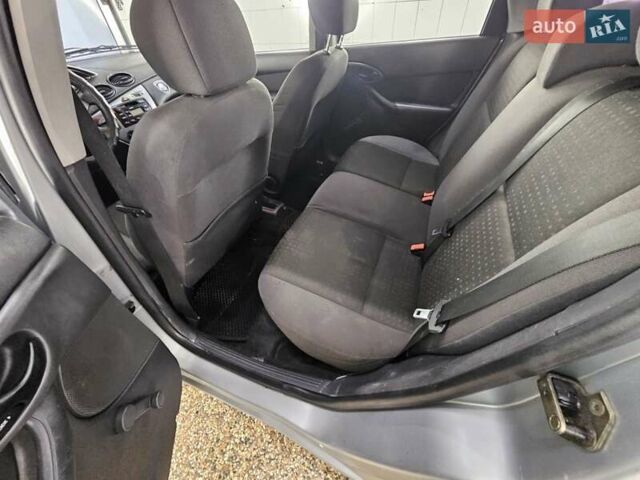 Сірий Форд Фокус, об'ємом двигуна 1.8 л та пробігом 347 тис. км за 2500 $, фото 10 на Automoto.ua