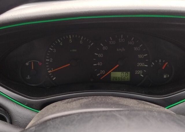 Сірий Форд Фокус, об'ємом двигуна 1.6 л та пробігом 265 тис. км за 1400 $, фото 8 на Automoto.ua