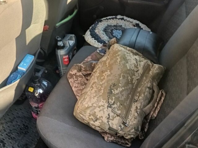 Серый Форд Фокус, объемом двигателя 1.6 л и пробегом 290 тыс. км за 1700 $, фото 9 на Automoto.ua