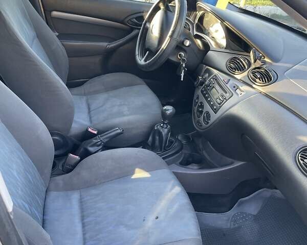 Серый Форд Фокус, объемом двигателя 1.75 л и пробегом 425 тыс. км за 3200 $, фото 4 на Automoto.ua