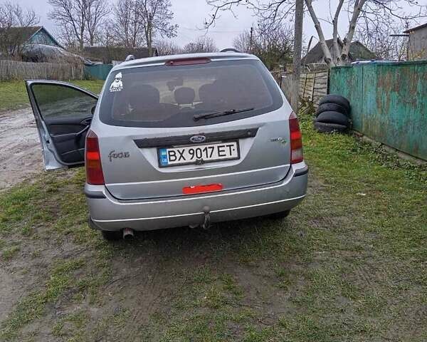Серый Форд Фокус, объемом двигателя 1.75 л и пробегом 400 тыс. км за 3100 $, фото 1 на Automoto.ua
