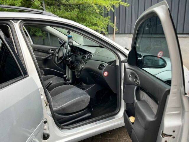 Сірий Форд Фокус, об'ємом двигуна 1.6 л та пробігом 180 тис. км за 3500 $, фото 2 на Automoto.ua