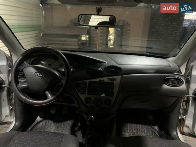 Сірий Форд Фокус, об'ємом двигуна 1.6 л та пробігом 470 тис. км за 2800 $, фото 5 на Automoto.ua
