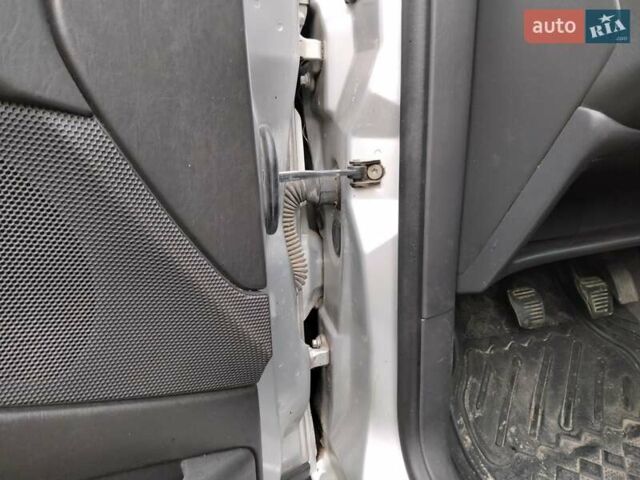 Серый Форд Фокус, объемом двигателя 1.8 л и пробегом 245 тыс. км за 4500 $, фото 27 на Automoto.ua