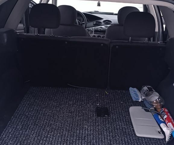 Сірий Форд Фокус, об'ємом двигуна 1.6 л та пробігом 327 тис. км за 2000 $, фото 5 на Automoto.ua