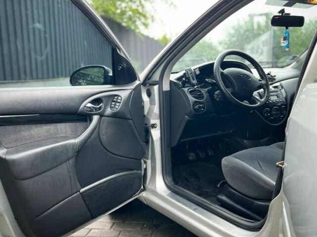 Сірий Форд Фокус, об'ємом двигуна 1.6 л та пробігом 180 тис. км за 3500 $, фото 1 на Automoto.ua