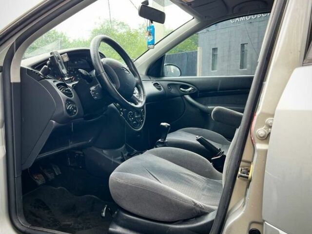 Сірий Форд Фокус, об'ємом двигуна 1.6 л та пробігом 180 тис. км за 3500 $, фото 5 на Automoto.ua