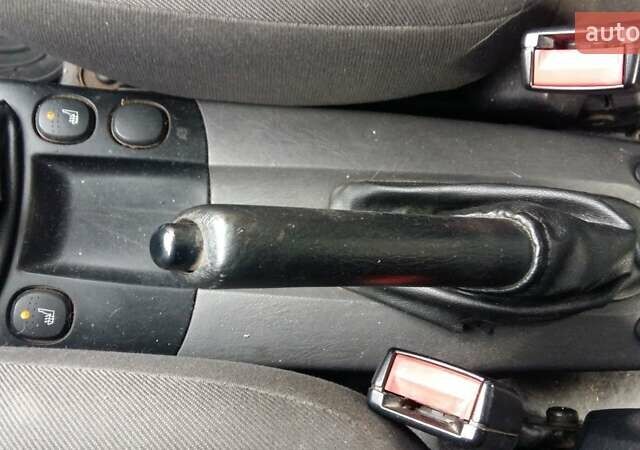 Серый Форд Фокус, объемом двигателя 1.8 л и пробегом 245 тыс. км за 4500 $, фото 24 на Automoto.ua