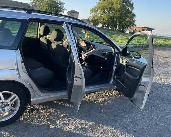 Серый Форд Фокус, объемом двигателя 1.75 л и пробегом 425 тыс. км за 3200 $, фото 7 на Automoto.ua