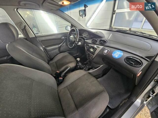 Сірий Форд Фокус, об'ємом двигуна 1.8 л та пробігом 347 тис. км за 2500 $, фото 12 на Automoto.ua